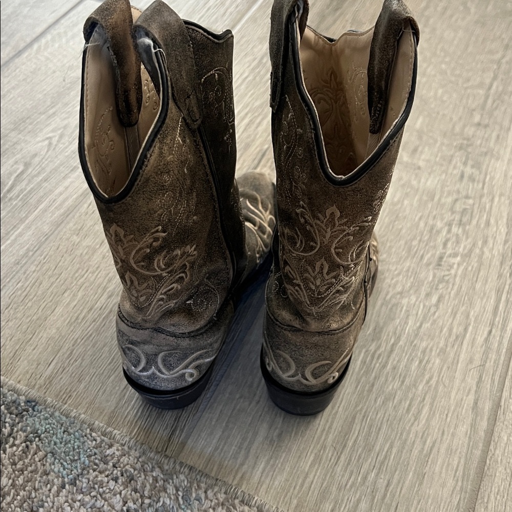 Old West Tan and Brown Embroidered Boots - Picture 4 of 6